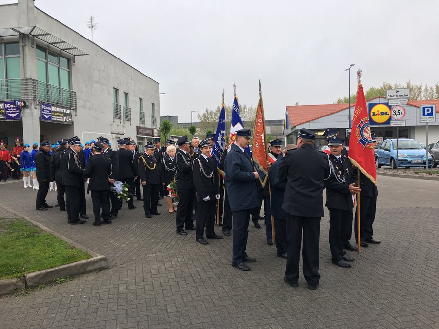 Tradycyjny pochód i pracowite święto strażaków - film