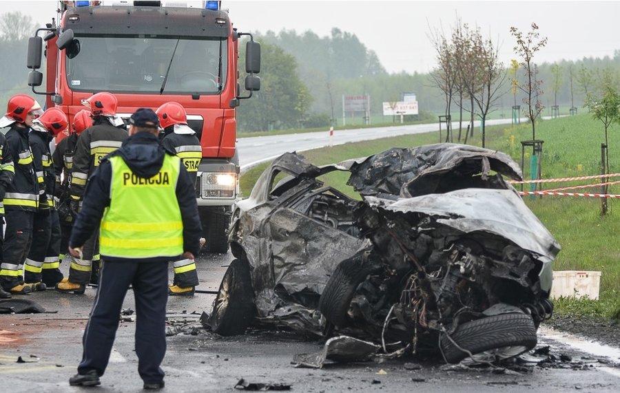 Makabryczny wypadek. Dwie osoby spłonęły