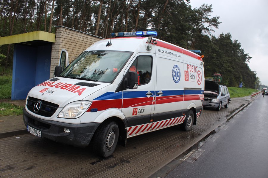 Kobietę zabrano do szpitala