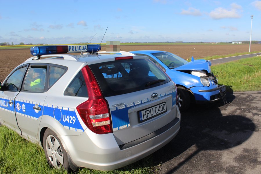 Nie wyhamował i uderzył...