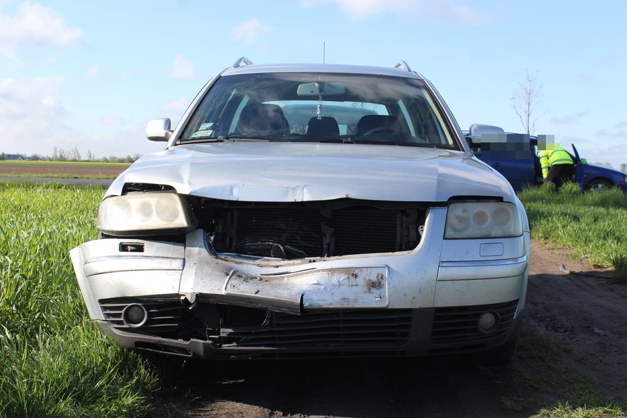 Nie wyhamował i uderzył...