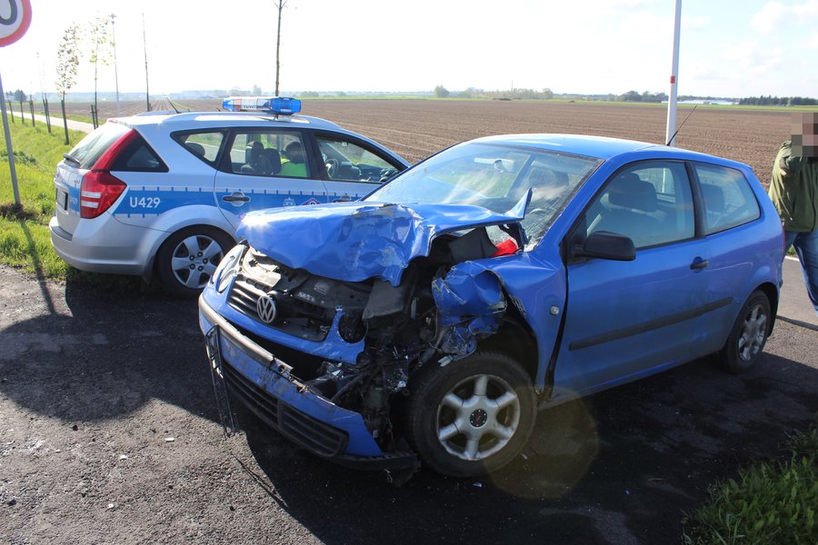 Nie wyhamował i uderzył...