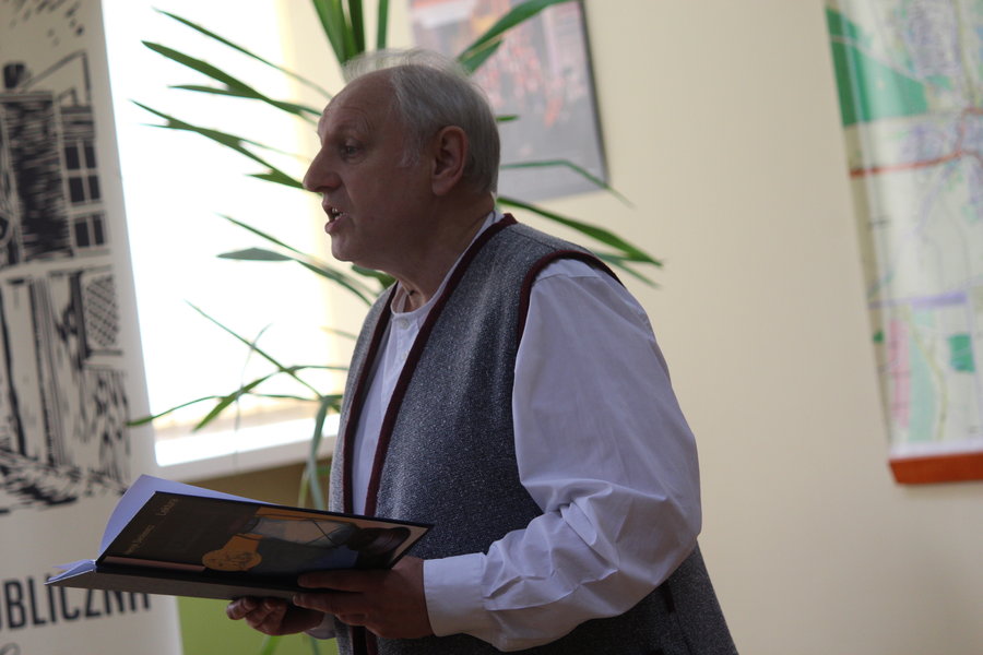 Z pamięci i wyczuciem, by oczarować słuchaczy