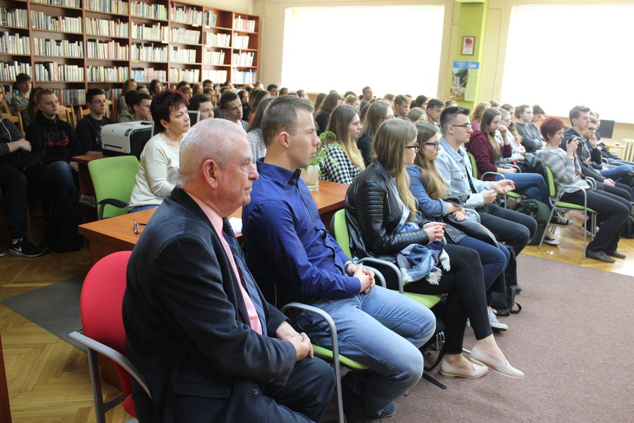 Z pamięci i wyczuciem, by oczarować słuchaczy