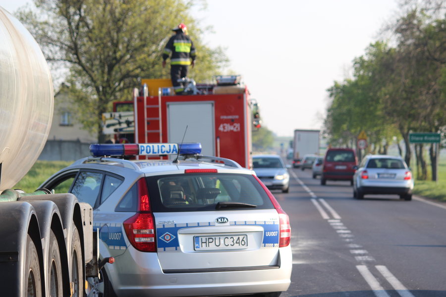 Cysterna zmiażdżyła tył citroena