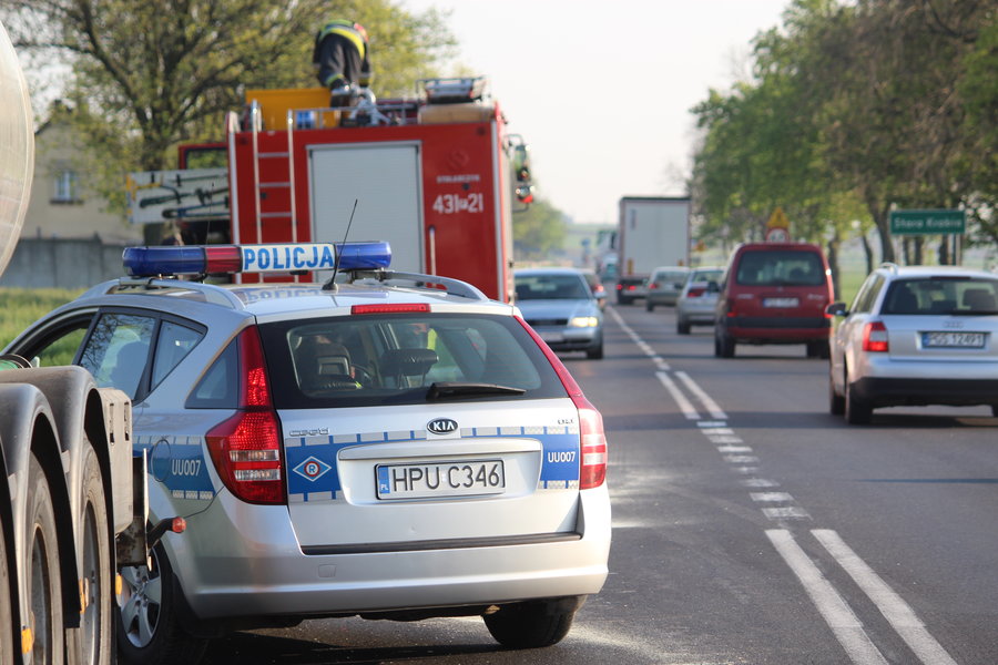 Cysterna zmiażdżyła tył citroena