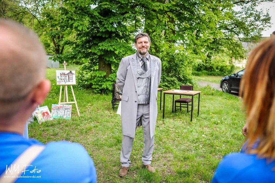 Poniec przeniósł się w czasie