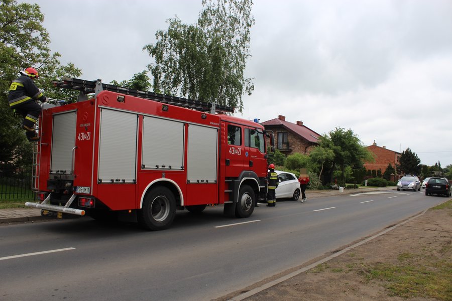 Z impetem w tył naczepy