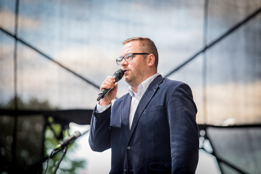 Zaczęli od mocnego uderzenia!