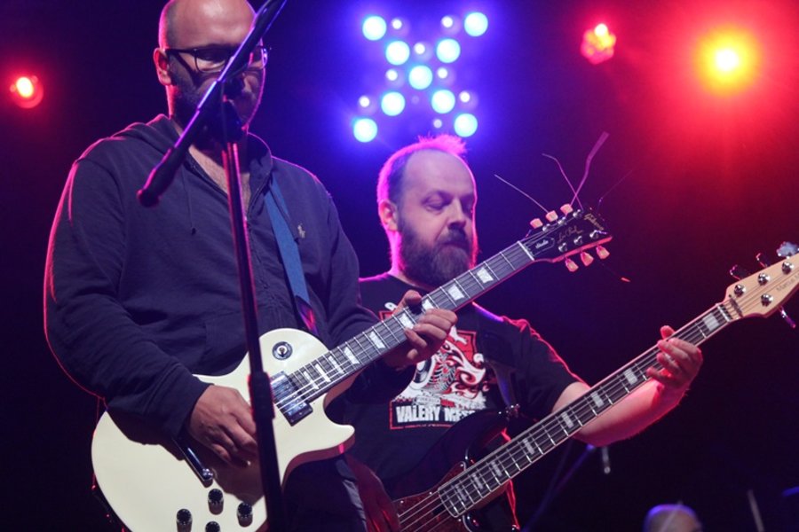 Zaczęli od mocnego uderzenia!