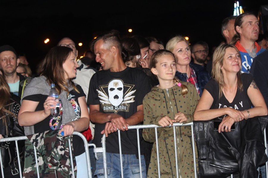 Zaczęli od mocnego uderzenia!