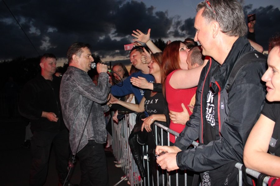 Zaczęli od mocnego uderzenia!