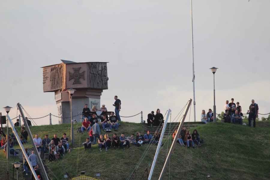 Zaczęli od mocnego uderzenia!