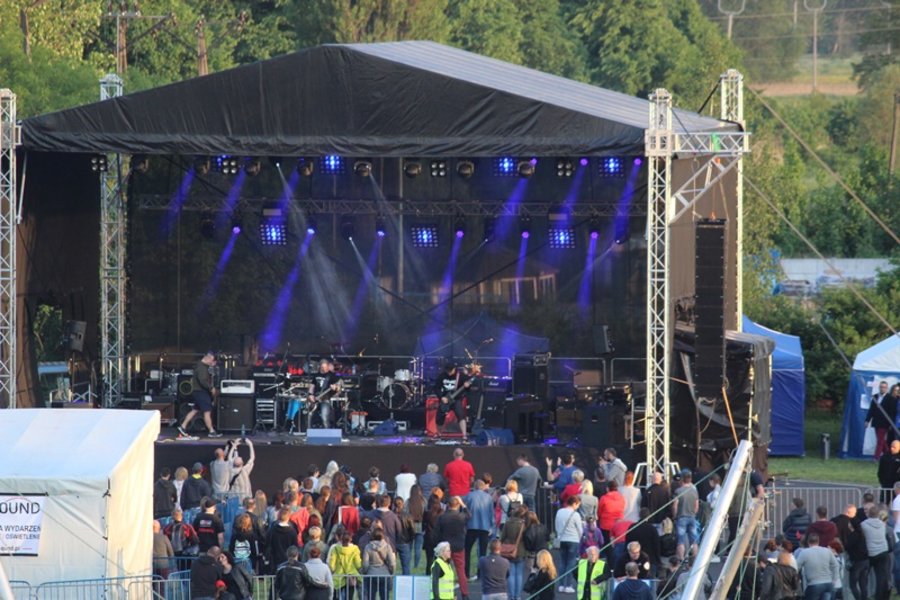 Zaczęli od mocnego uderzenia!