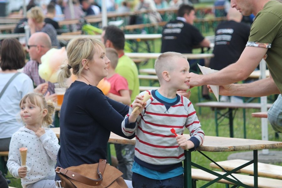 Zaczęli od mocnego uderzenia!