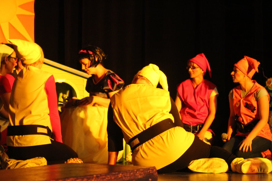 Rodzice wystąpili przed dziećmi - film