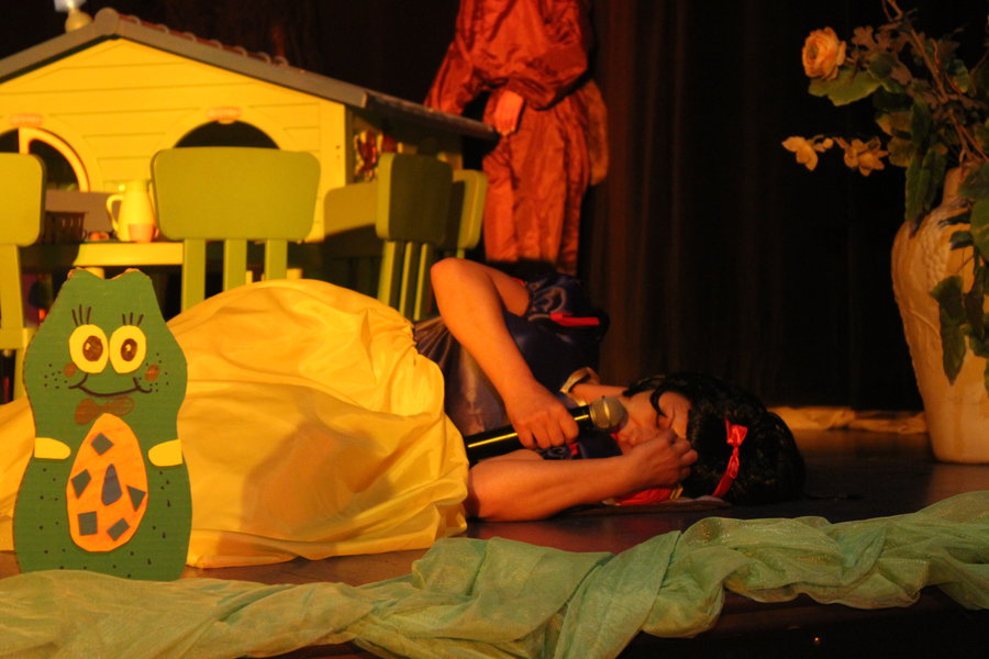 Rodzice wystąpili przed dziećmi - film