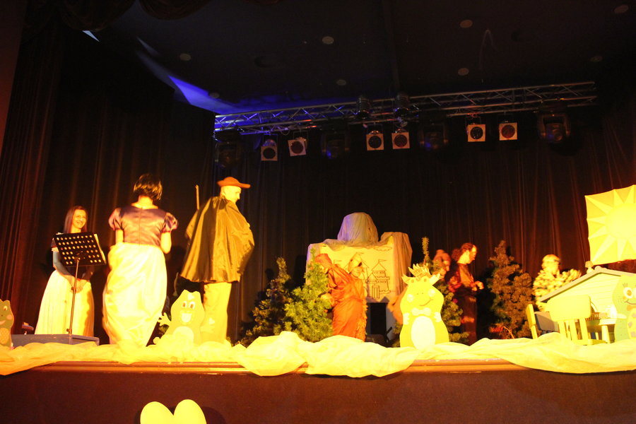 Rodzice wystąpili przed dziećmi - film