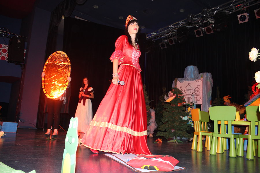 Rodzice wystąpili przed dziećmi - film