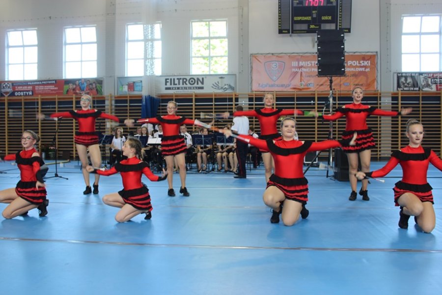 Podwójne święto gostyńskich mażoretek