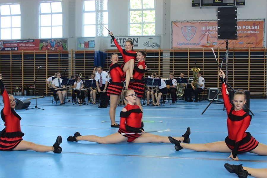 Podwójne święto gostyńskich mażoretek