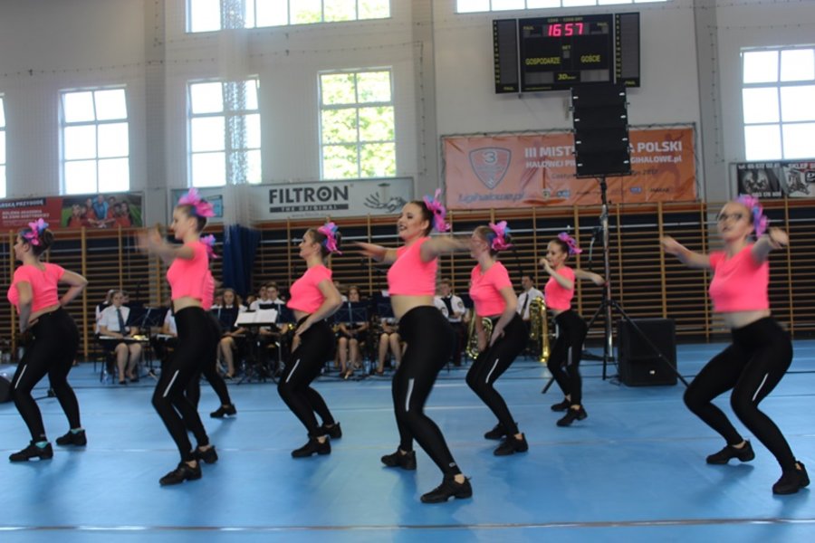 Podwójne święto gostyńskich mażoretek