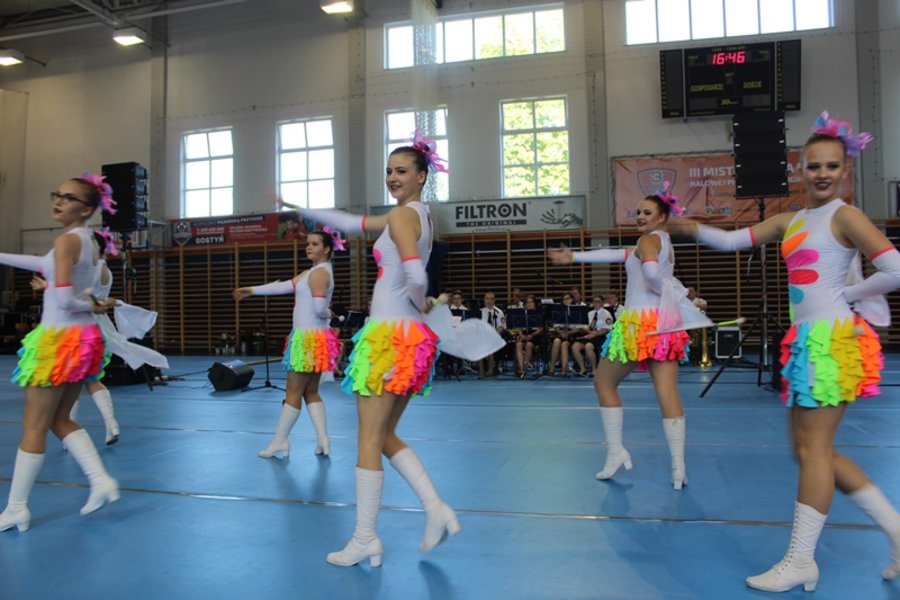 Podwójne święto gostyńskich mażoretek