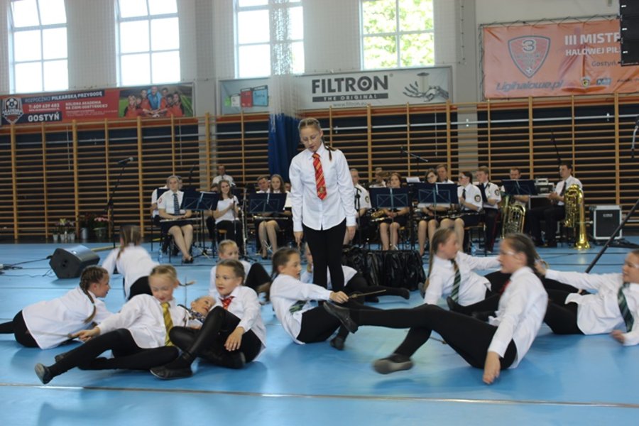 Podwójne święto gostyńskich mażoretek