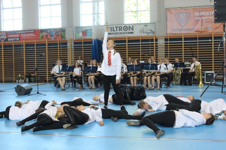 Podwójne święto gostyńskich mażoretek