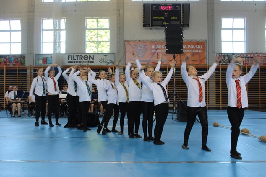 Podwójne święto gostyńskich mażoretek