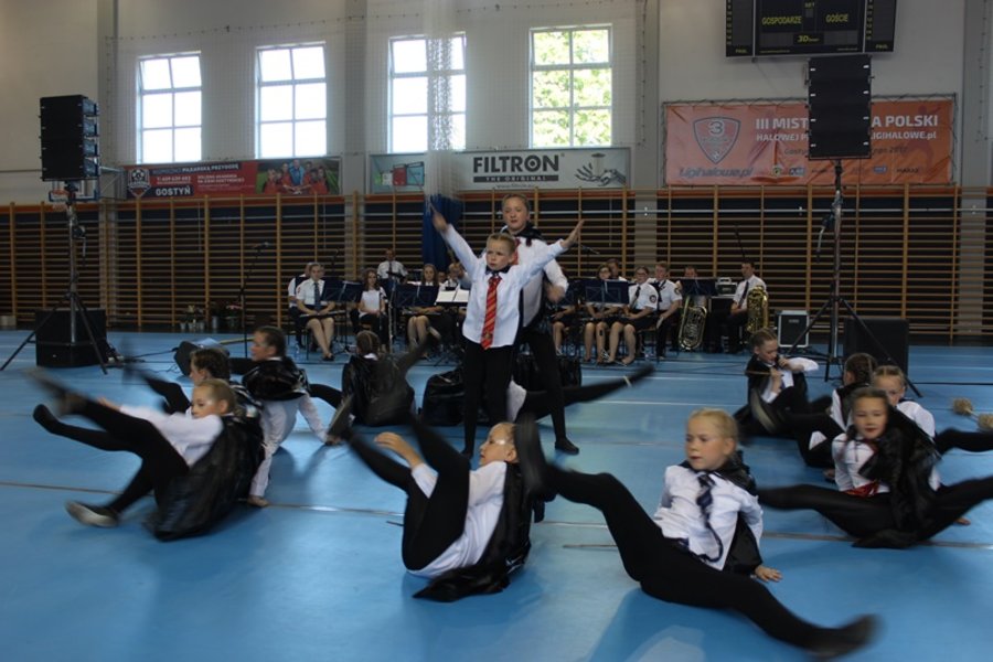 Podwójne święto gostyńskich mażoretek