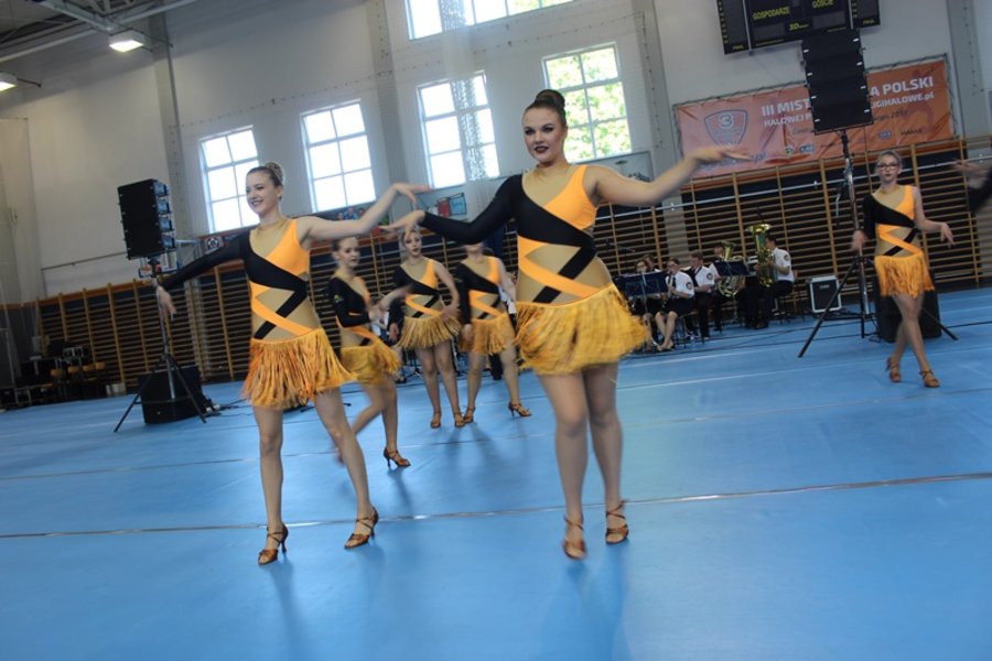 Podwójne święto gostyńskich mażoretek