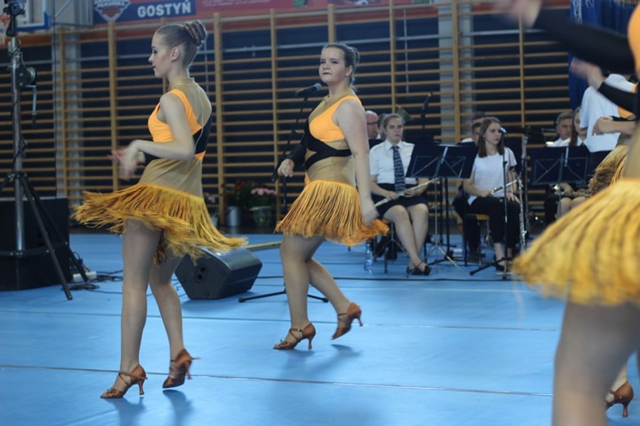 Podwójne święto gostyńskich mażoretek