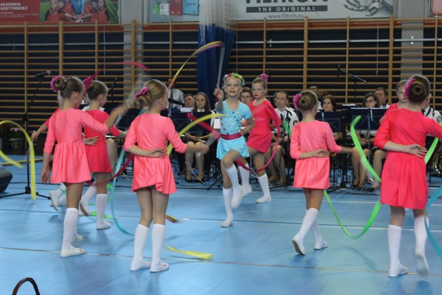 Podwójne święto gostyńskich mażoretek