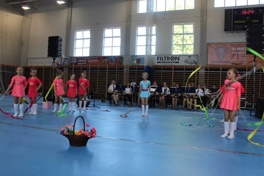 Podwójne święto gostyńskich mażoretek