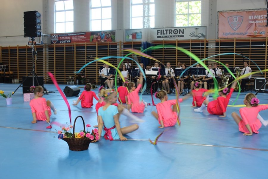 Podwójne święto gostyńskich mażoretek