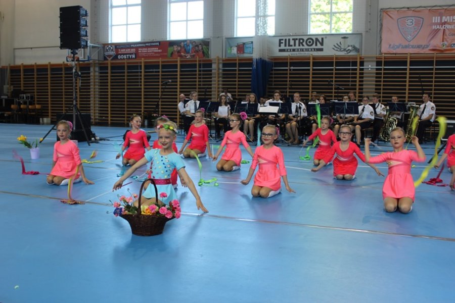 Podwójne święto gostyńskich mażoretek