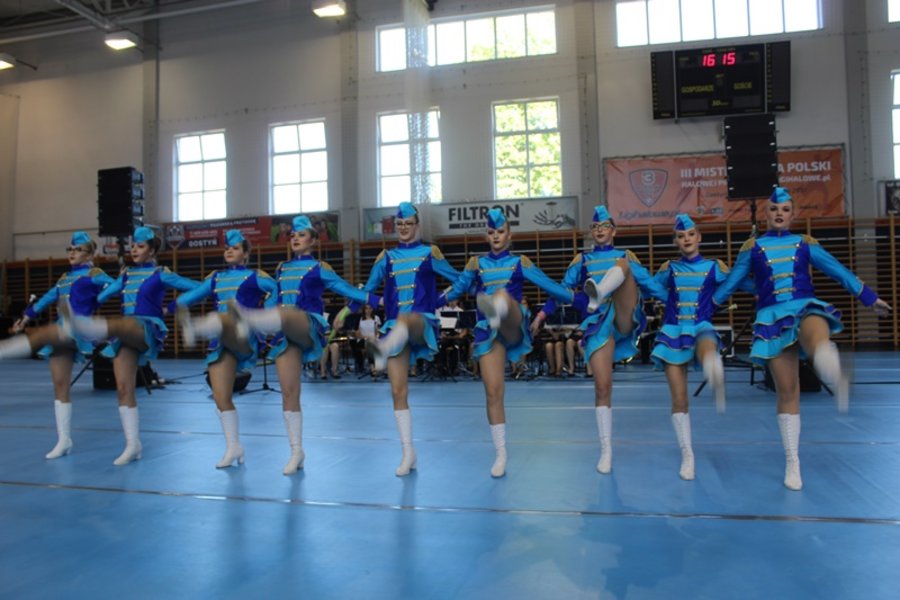 Podwójne święto gostyńskich mażoretek