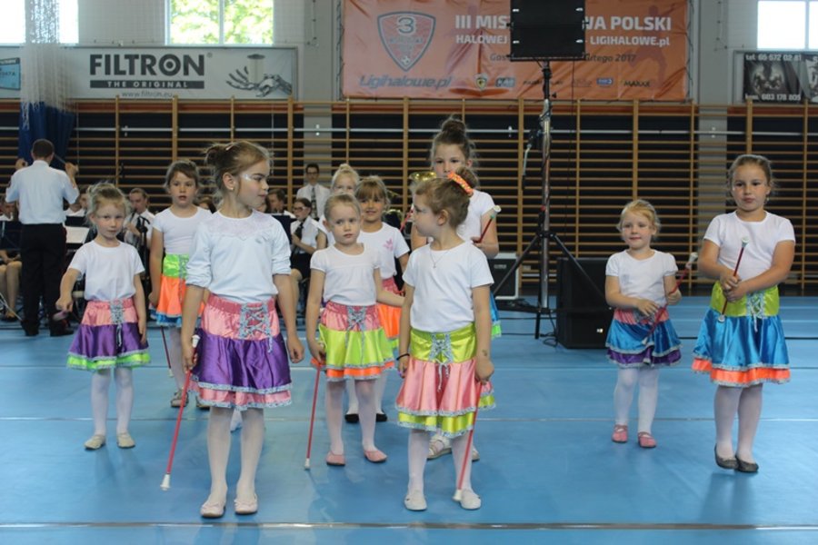 Podwójne święto gostyńskich mażoretek