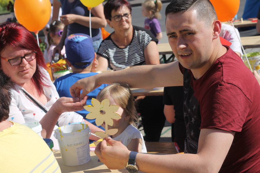 Dzień dziecka w kwiatowym nastroju