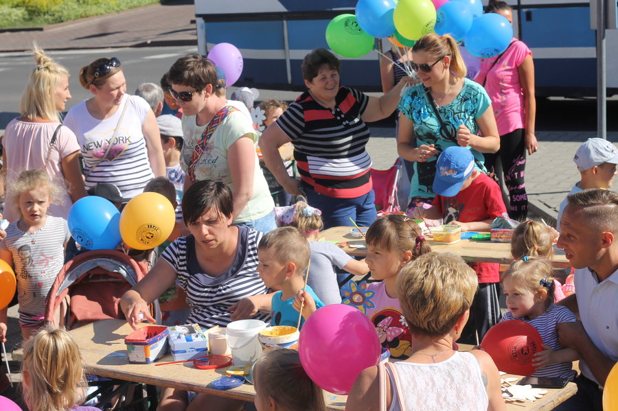 Dzień dziecka w kwiatowym nastroju