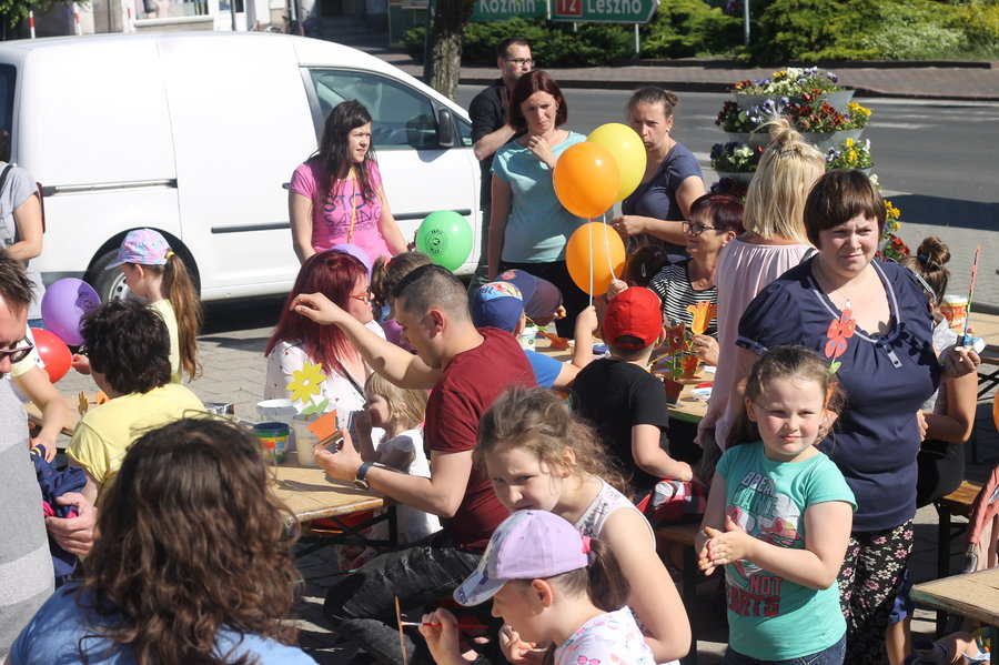 Dzień dziecka w kwiatowym nastroju