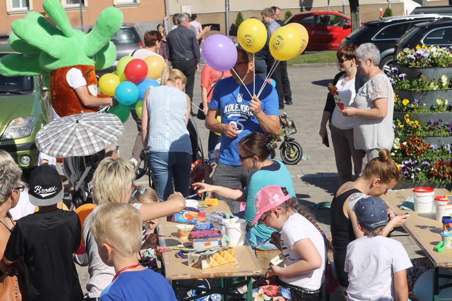 Dzień dziecka w kwiatowym nastroju