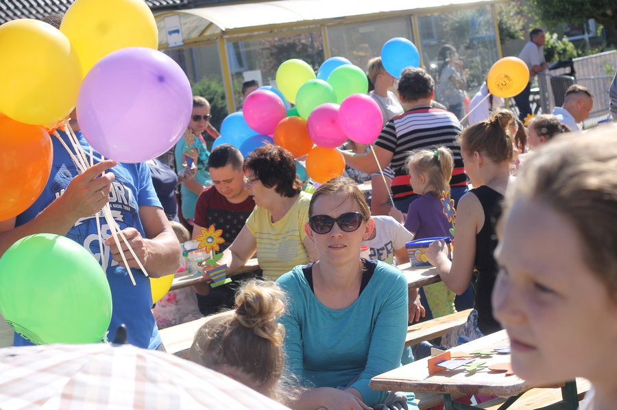 Dzień dziecka w kwiatowym nastroju