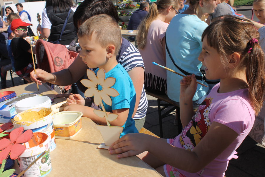 Dzień dziecka w kwiatowym nastroju