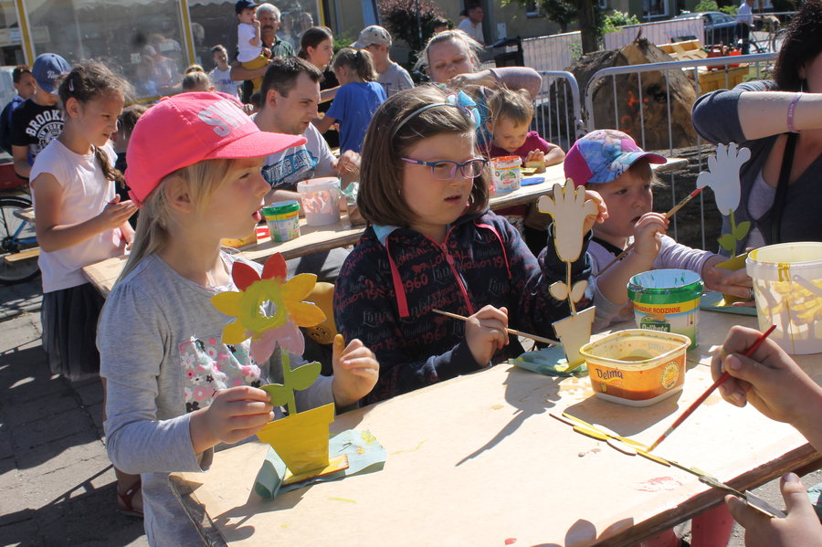 Dzień dziecka w kwiatowym nastroju
