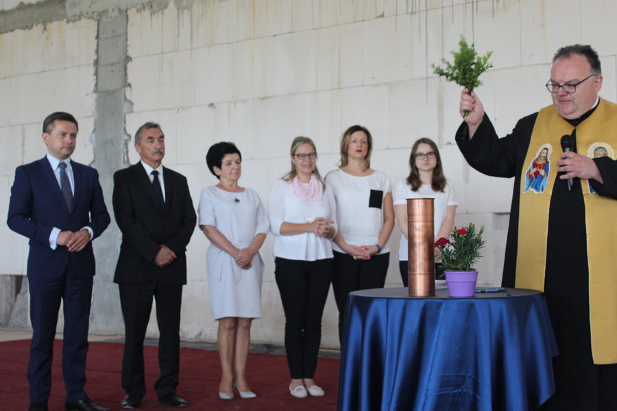 Wmurowali kamień węgielny