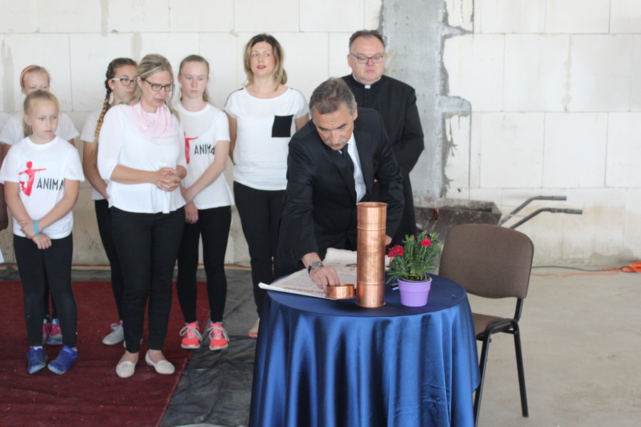 Wmurowali kamień węgielny