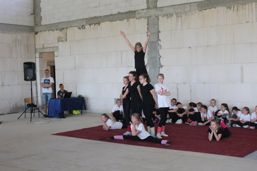 Wmurowali kamień węgielny