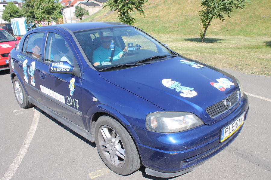 Oni kochają smerfne przygody...